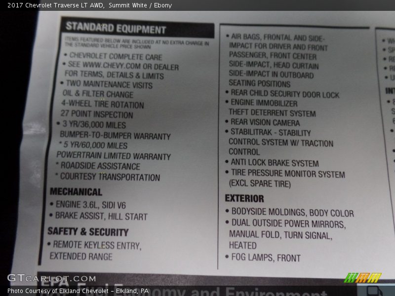 Summit White / Ebony 2017 Chevrolet Traverse LT AWD