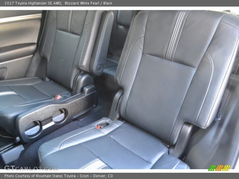 Blizzard White Pearl / Black 2017 Toyota Highlander SE AWD