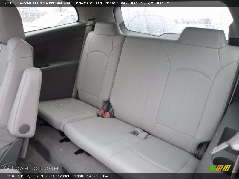 Iridescent Pearl Tricoat / Dark Titanium/Light Titanium 2017 Chevrolet Traverse Premier AWD