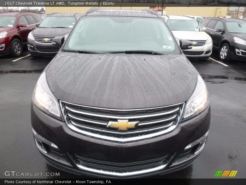 Tungsten Metallic / Ebony 2017 Chevrolet Traverse LT AWD