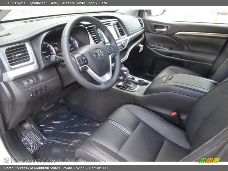 Blizzard White Pearl / Black 2017 Toyota Highlander SE AWD