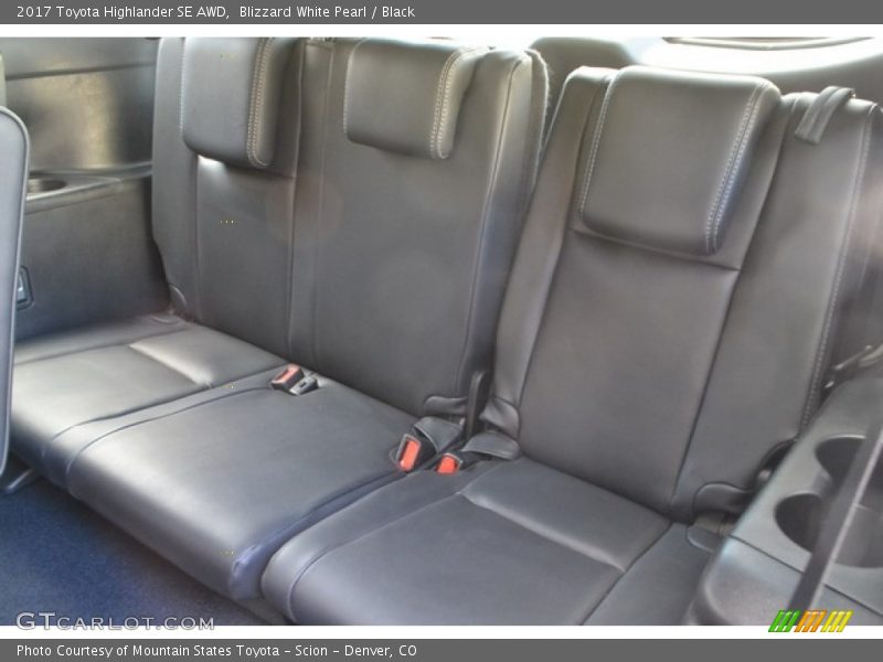 Blizzard White Pearl / Black 2017 Toyota Highlander SE AWD