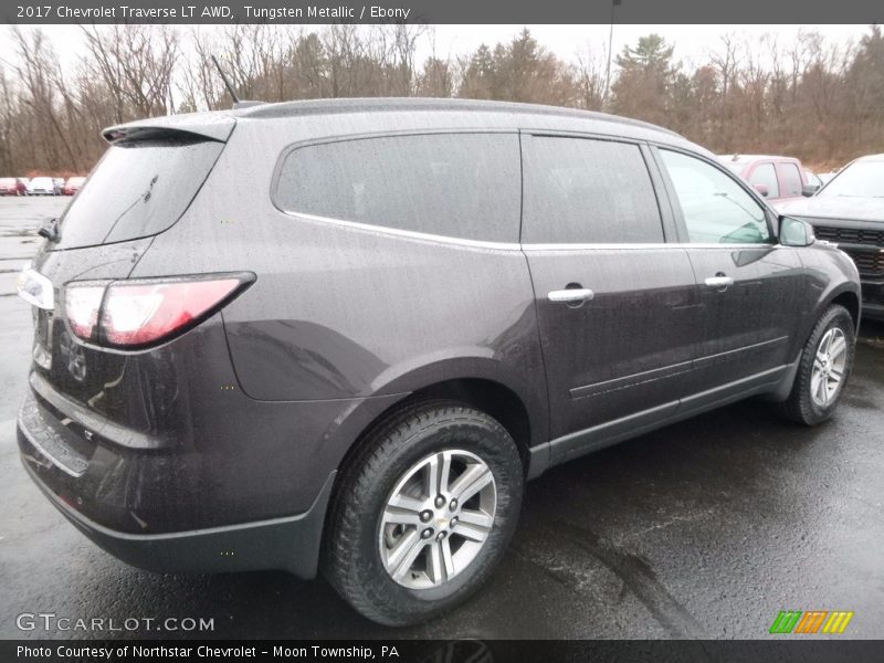 Tungsten Metallic / Ebony 2017 Chevrolet Traverse LT AWD