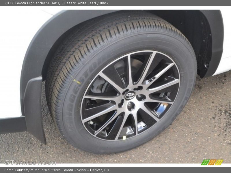 Blizzard White Pearl / Black 2017 Toyota Highlander SE AWD