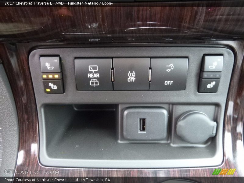 Tungsten Metallic / Ebony 2017 Chevrolet Traverse LT AWD