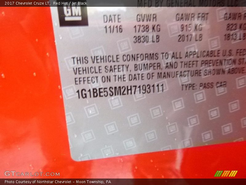 Red Hot / Jet Black 2017 Chevrolet Cruze LT