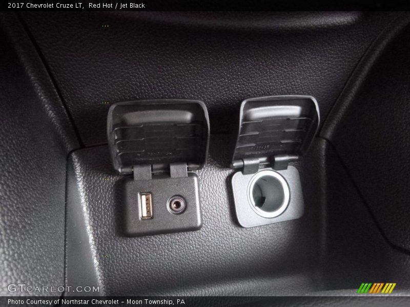 Red Hot / Jet Black 2017 Chevrolet Cruze LT
