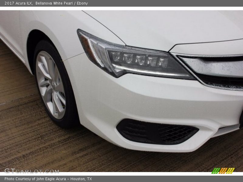 Bellanova White Pearl / Ebony 2017 Acura ILX