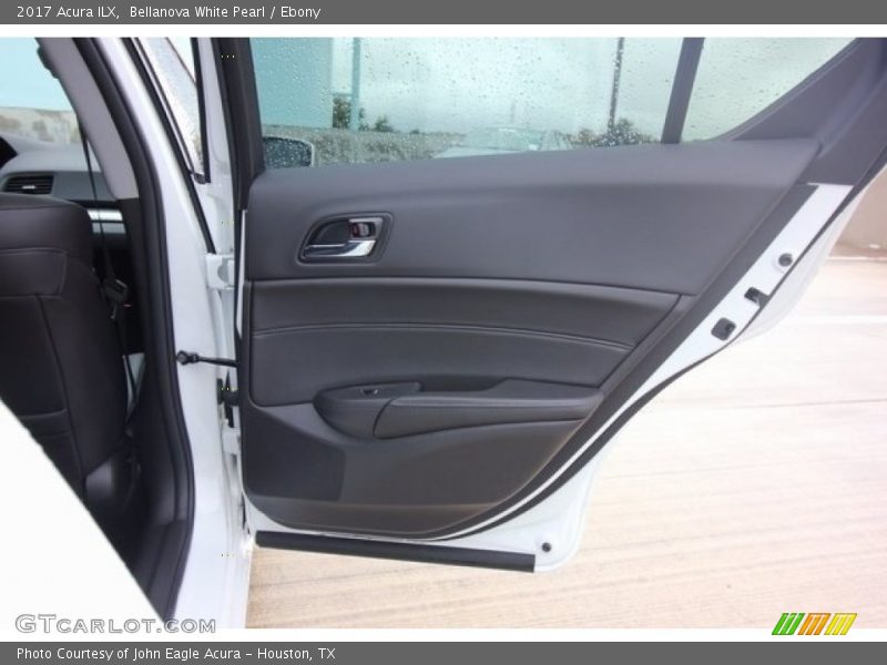 Bellanova White Pearl / Ebony 2017 Acura ILX
