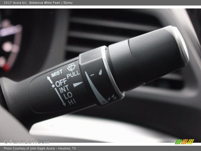 Bellanova White Pearl / Ebony 2017 Acura ILX