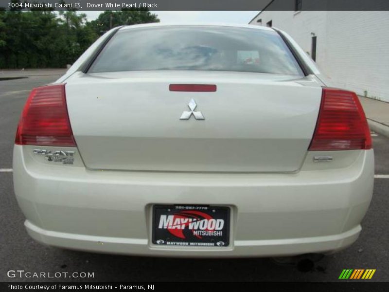 Dover White Pearl / Black 2004 Mitsubishi Galant ES