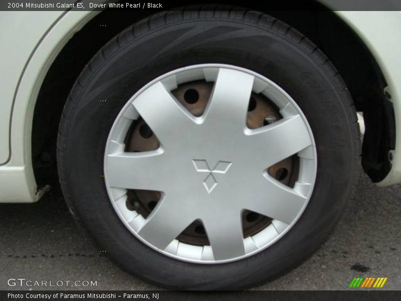 Dover White Pearl / Black 2004 Mitsubishi Galant ES