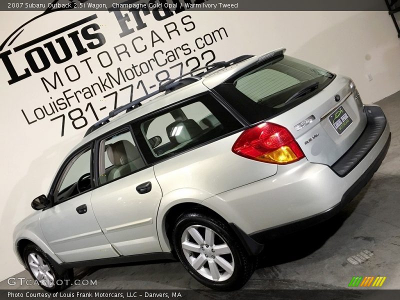 Champagne Gold Opal / Warm Ivory Tweed 2007 Subaru Outback 2.5i Wagon