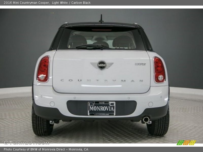 Light White / Carbon Black 2016 Mini Countryman Cooper