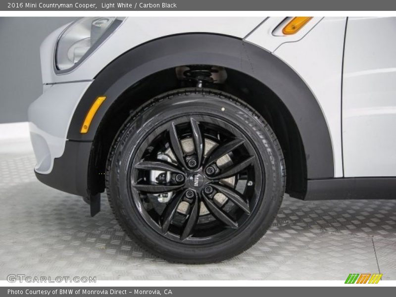 Light White / Carbon Black 2016 Mini Countryman Cooper
