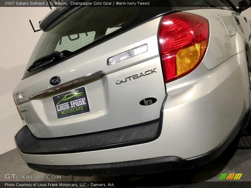 Champagne Gold Opal / Warm Ivory Tweed 2007 Subaru Outback 2.5i Wagon