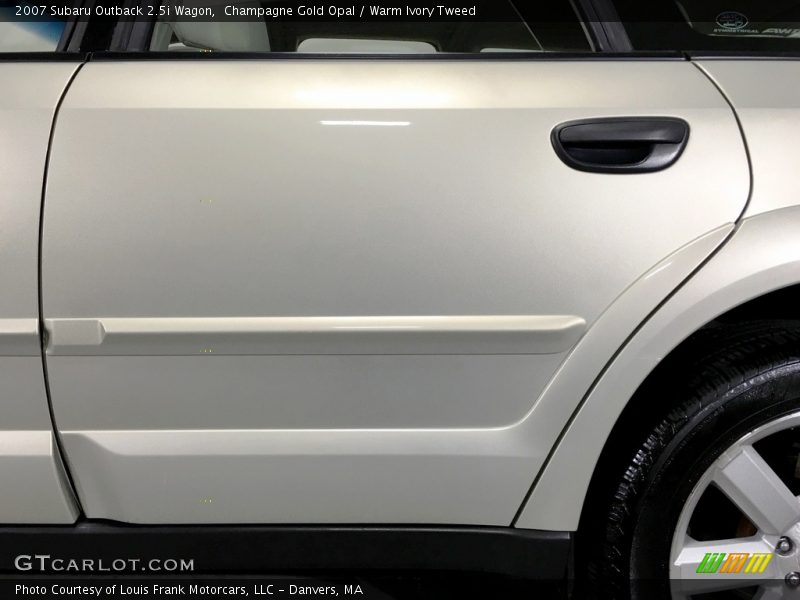 Champagne Gold Opal / Warm Ivory Tweed 2007 Subaru Outback 2.5i Wagon