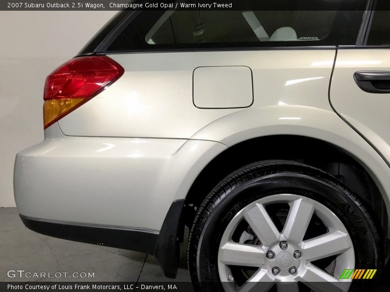 Champagne Gold Opal / Warm Ivory Tweed 2007 Subaru Outback 2.5i Wagon