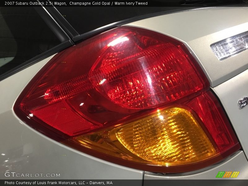Champagne Gold Opal / Warm Ivory Tweed 2007 Subaru Outback 2.5i Wagon