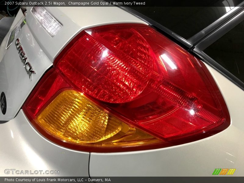 Champagne Gold Opal / Warm Ivory Tweed 2007 Subaru Outback 2.5i Wagon