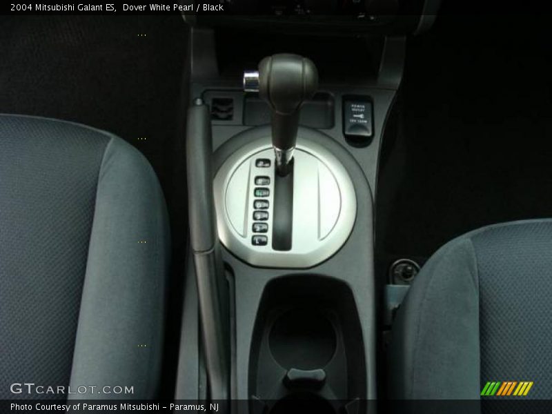 Dover White Pearl / Black 2004 Mitsubishi Galant ES