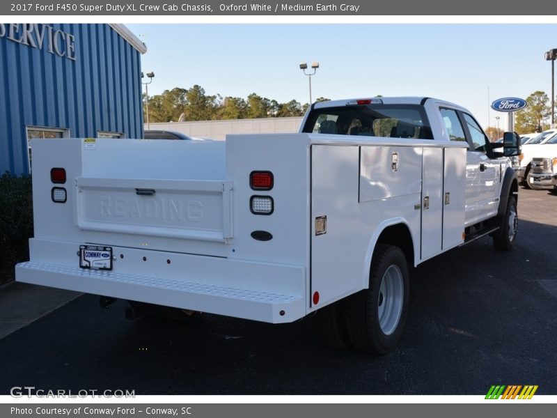 Oxford White / Medium Earth Gray 2017 Ford F450 Super Duty XL Crew Cab Chassis