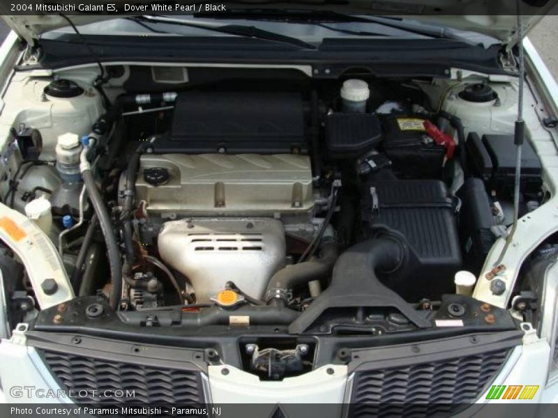 Dover White Pearl / Black 2004 Mitsubishi Galant ES
