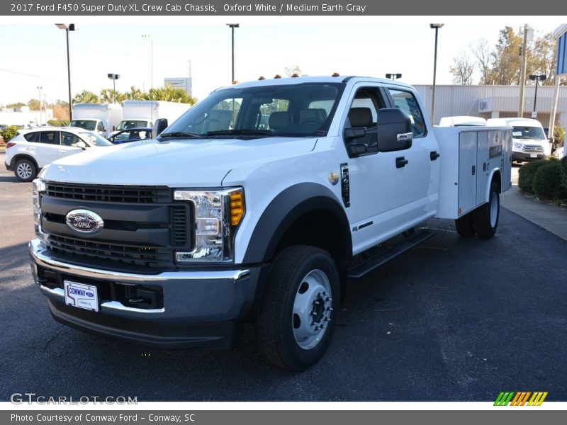 Oxford White / Medium Earth Gray 2017 Ford F450 Super Duty XL Crew Cab Chassis