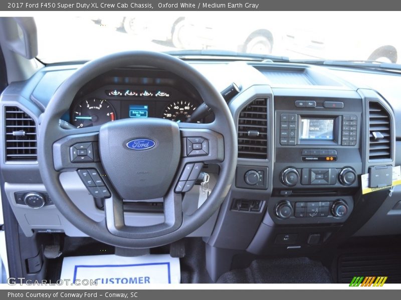 Oxford White / Medium Earth Gray 2017 Ford F450 Super Duty XL Crew Cab Chassis