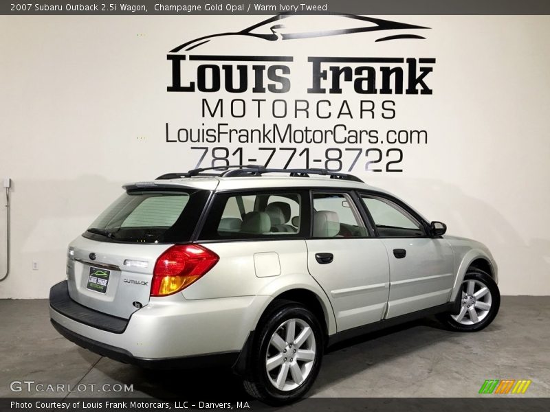 Champagne Gold Opal / Warm Ivory Tweed 2007 Subaru Outback 2.5i Wagon