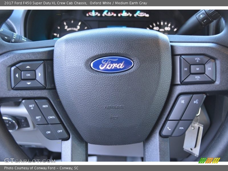Oxford White / Medium Earth Gray 2017 Ford F450 Super Duty XL Crew Cab Chassis