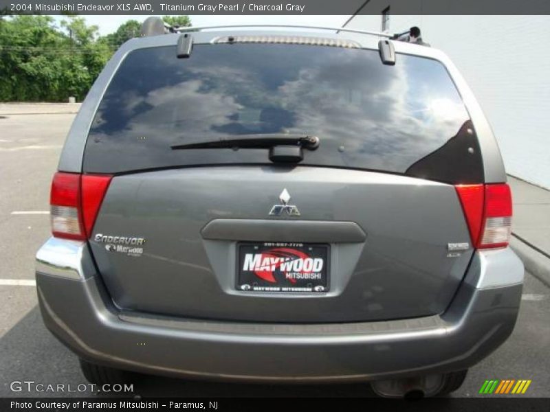 Titanium Gray Pearl / Charcoal Gray 2004 Mitsubishi Endeavor XLS AWD