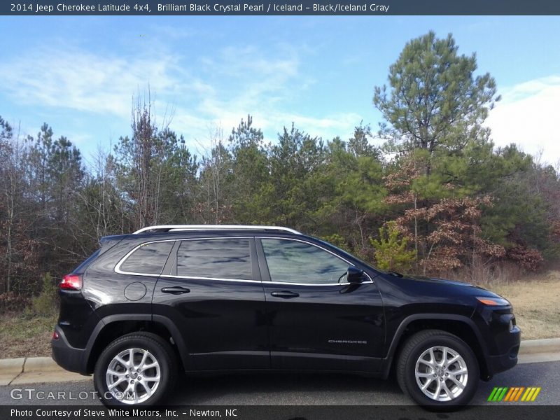 Brilliant Black Crystal Pearl / Iceland - Black/Iceland Gray 2014 Jeep Cherokee Latitude 4x4