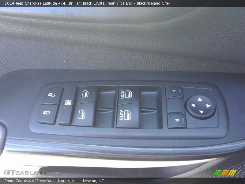 Brilliant Black Crystal Pearl / Iceland - Black/Iceland Gray 2014 Jeep Cherokee Latitude 4x4