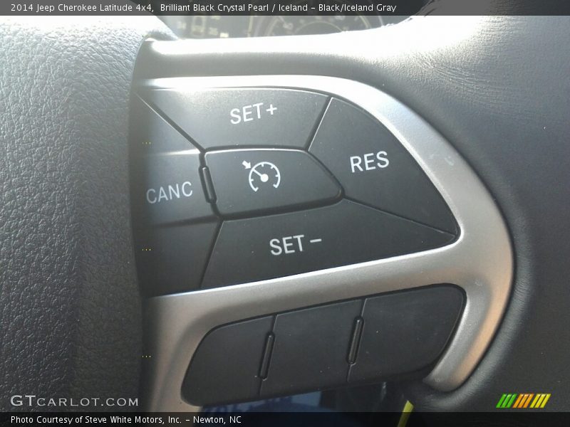 Brilliant Black Crystal Pearl / Iceland - Black/Iceland Gray 2014 Jeep Cherokee Latitude 4x4