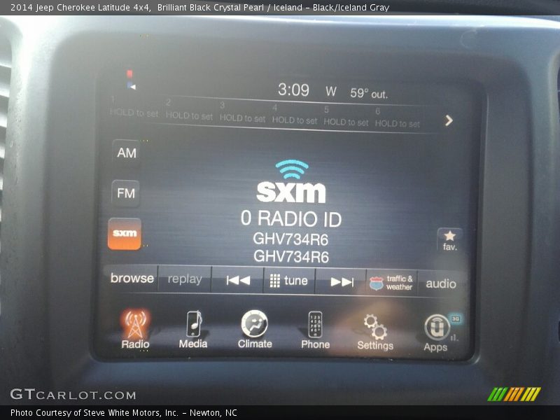 Brilliant Black Crystal Pearl / Iceland - Black/Iceland Gray 2014 Jeep Cherokee Latitude 4x4