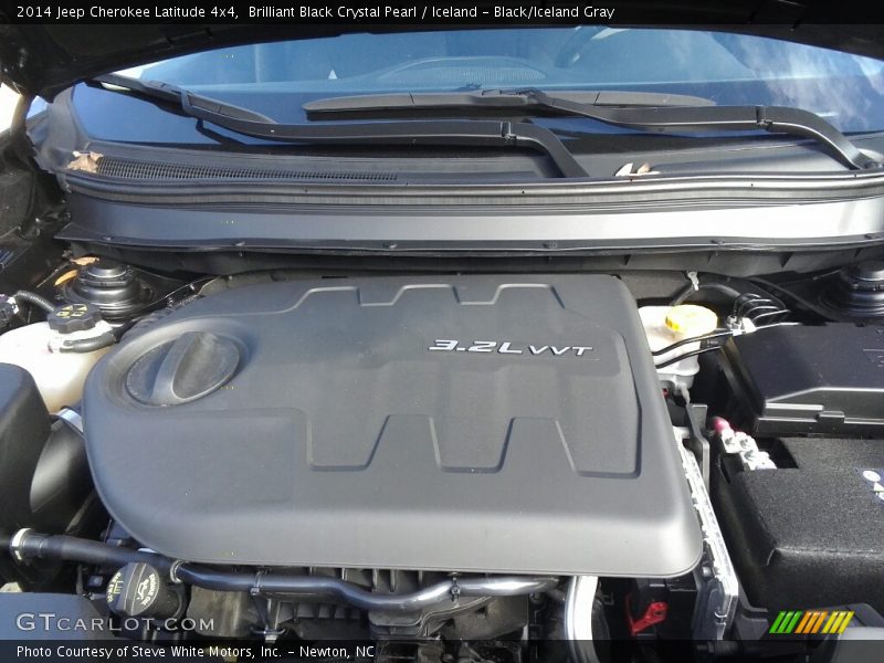 Brilliant Black Crystal Pearl / Iceland - Black/Iceland Gray 2014 Jeep Cherokee Latitude 4x4