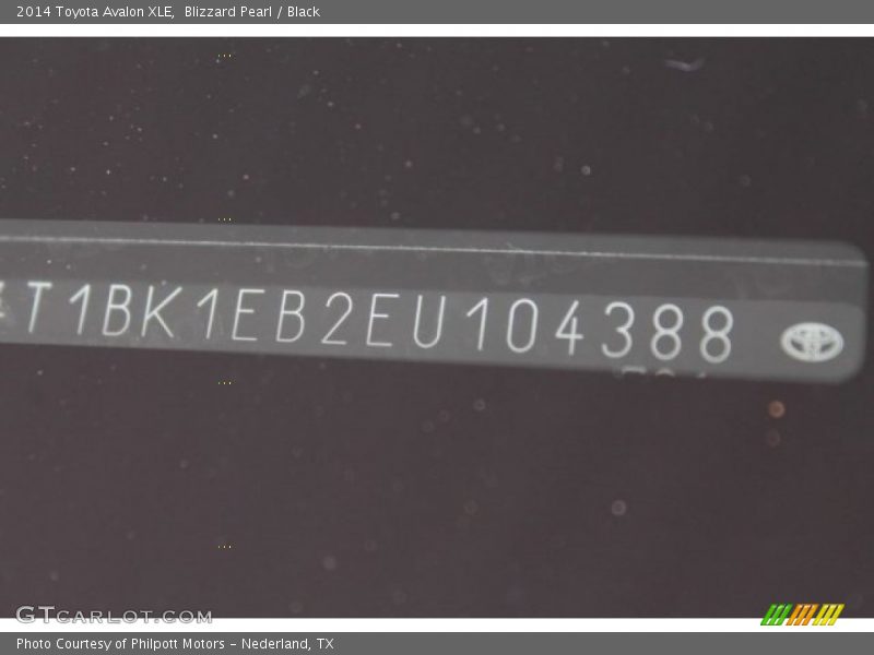 Blizzard Pearl / Black 2014 Toyota Avalon XLE