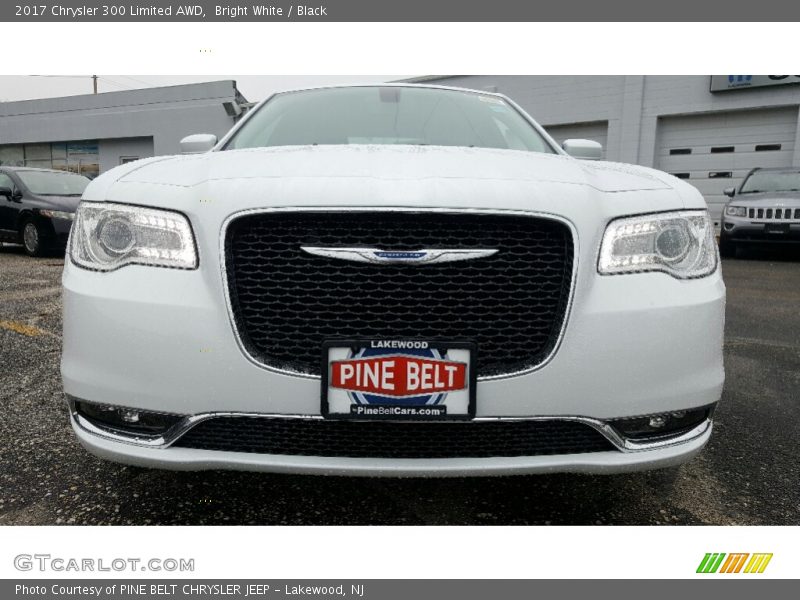 Bright White / Black 2017 Chrysler 300 Limited AWD