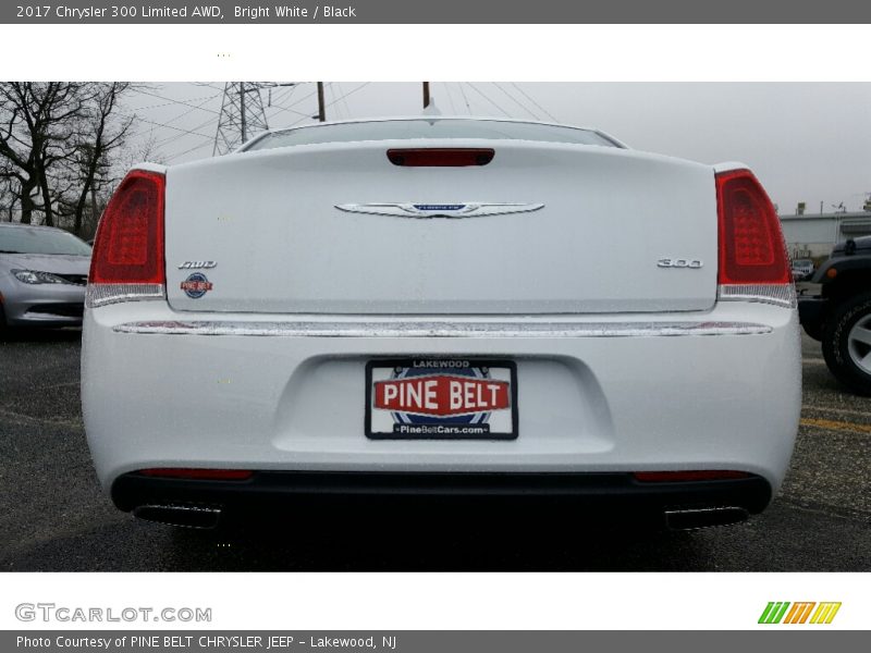 Bright White / Black 2017 Chrysler 300 Limited AWD