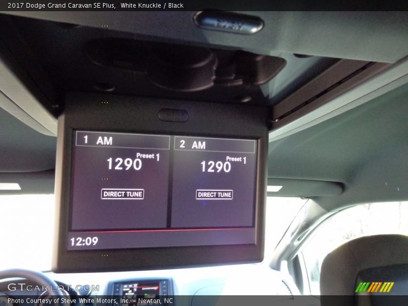 White Knuckle / Black 2017 Dodge Grand Caravan SE Plus