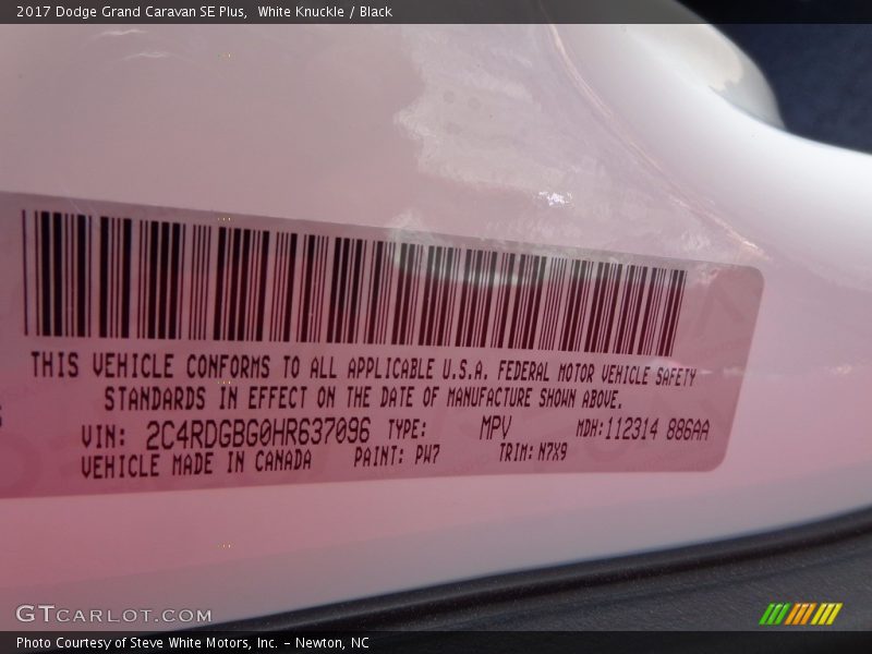 White Knuckle / Black 2017 Dodge Grand Caravan SE Plus