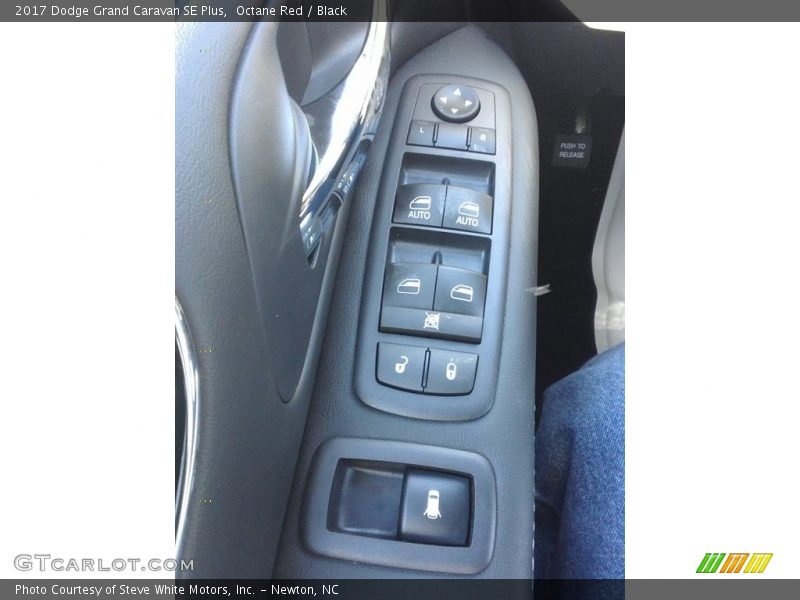 Octane Red / Black 2017 Dodge Grand Caravan SE Plus