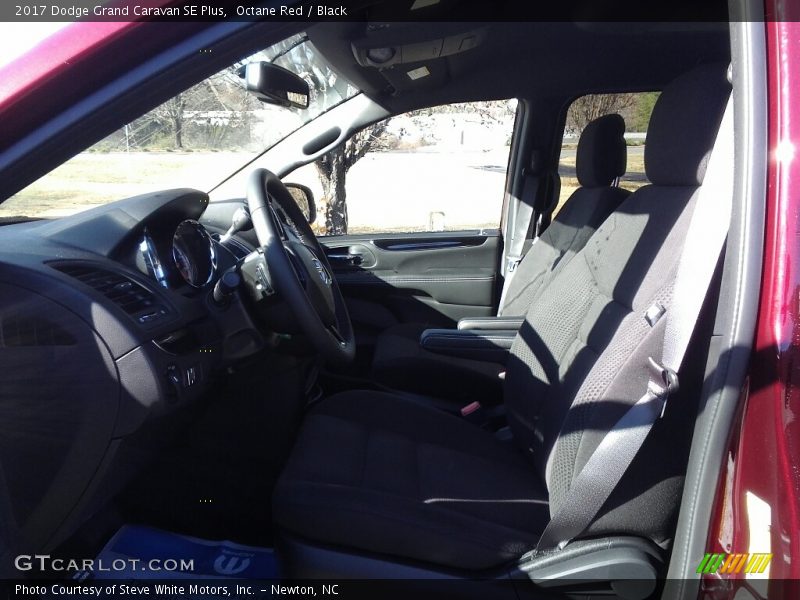 Octane Red / Black 2017 Dodge Grand Caravan SE Plus