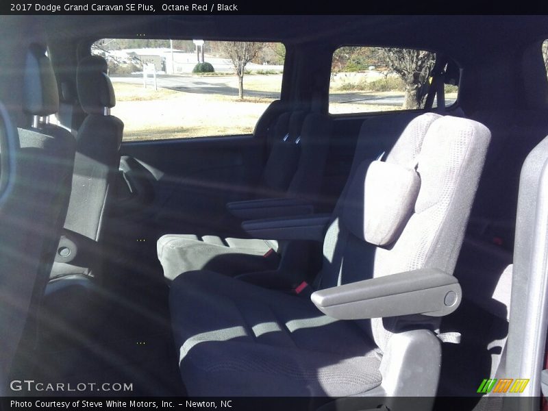 Octane Red / Black 2017 Dodge Grand Caravan SE Plus