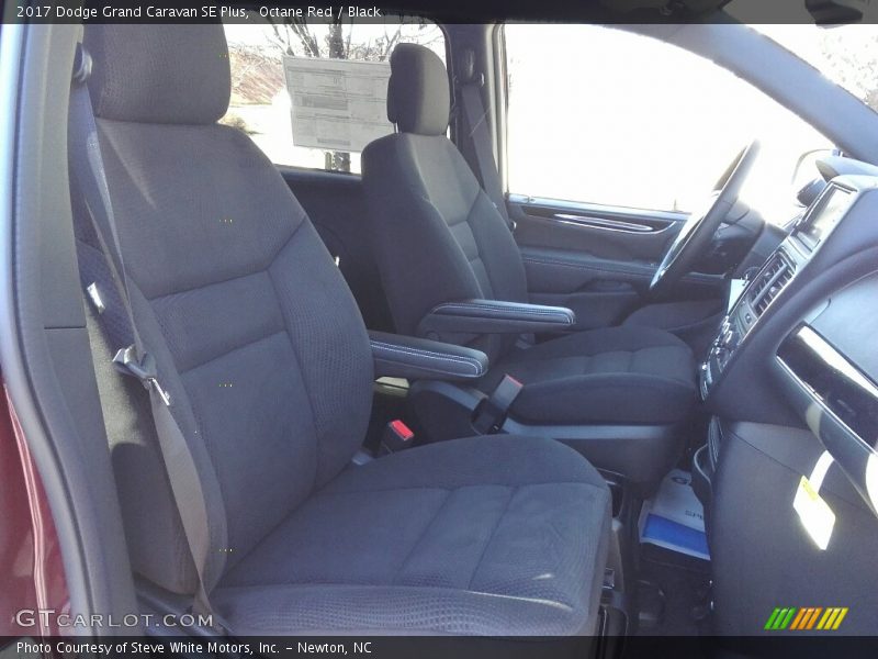 Octane Red / Black 2017 Dodge Grand Caravan SE Plus