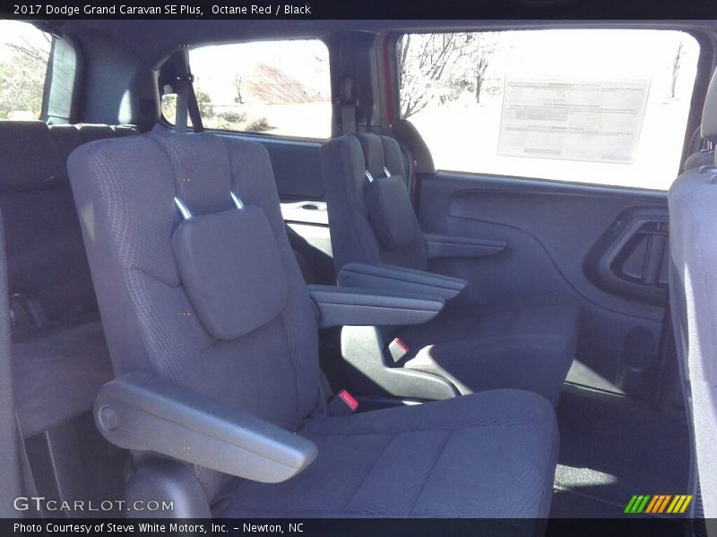 Octane Red / Black 2017 Dodge Grand Caravan SE Plus