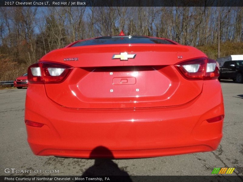 Red Hot / Jet Black 2017 Chevrolet Cruze LT