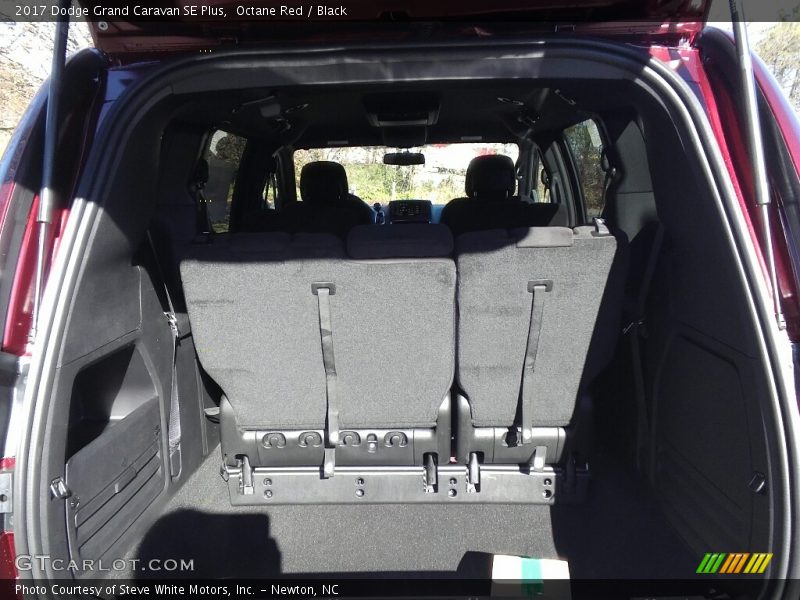Octane Red / Black 2017 Dodge Grand Caravan SE Plus