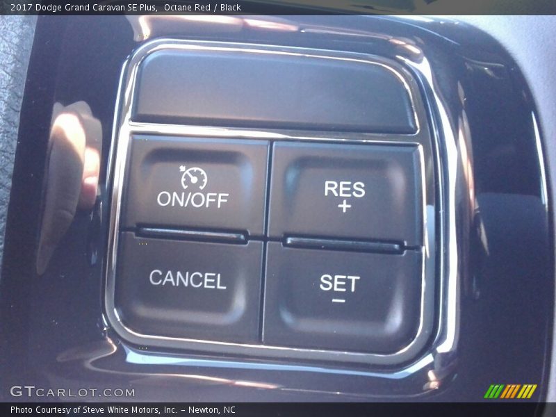 Octane Red / Black 2017 Dodge Grand Caravan SE Plus